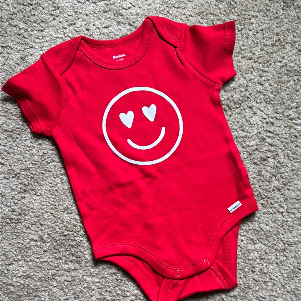 Red Smiley Face Bodysuit baby size 6-9 months new
